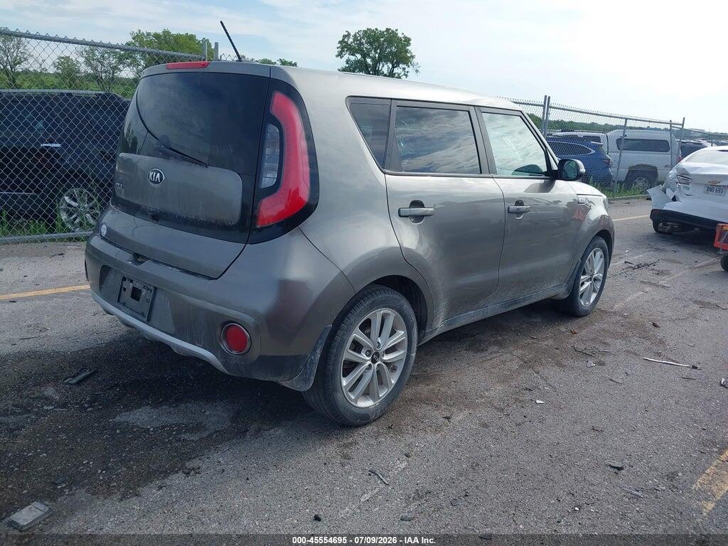 KNDJP3A58H7444404 2017 KIA SOUL photo no. 4