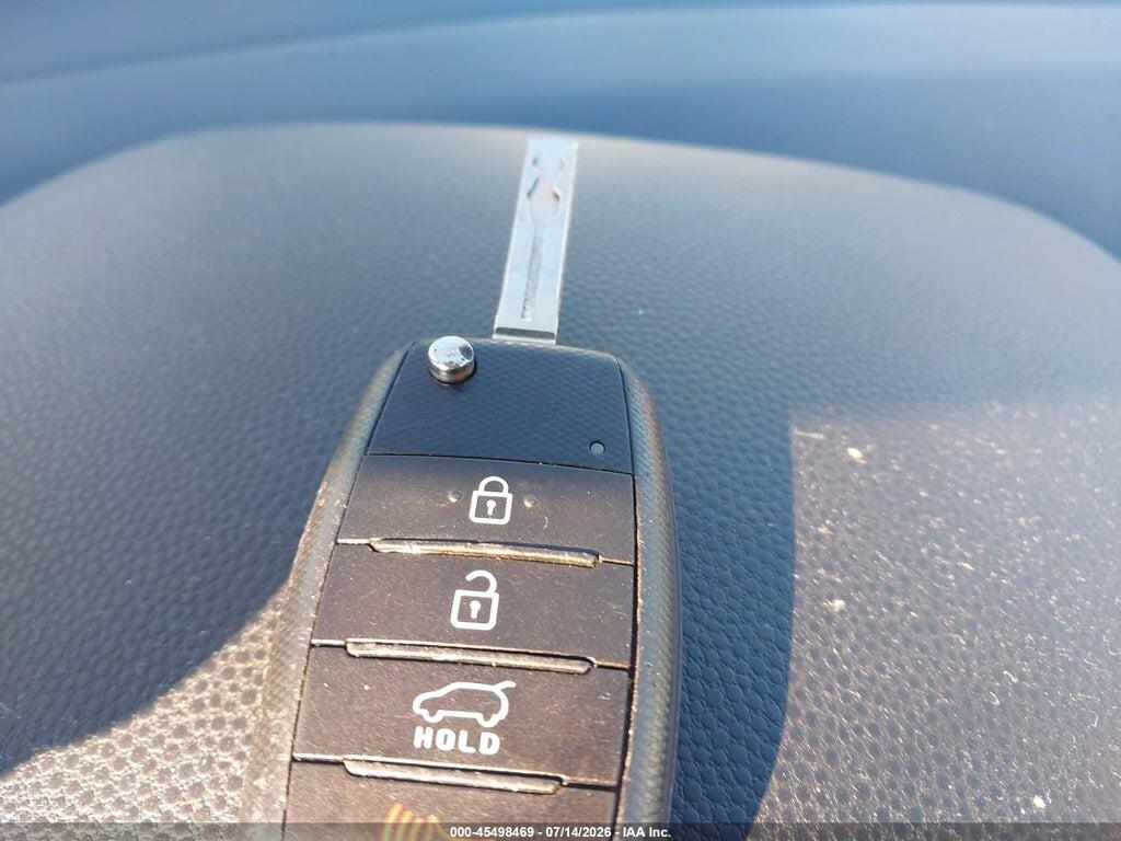 KNDJP3A57H7443020 2017 KIA SOUL photo no. 11