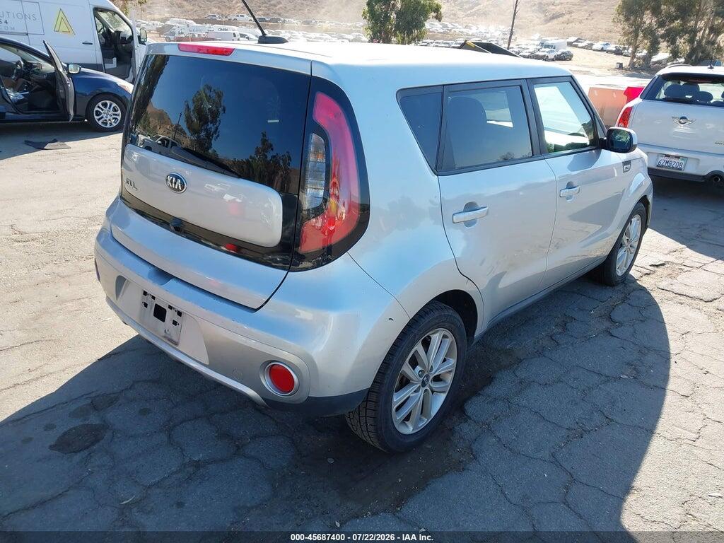 KNDJP3A53H7477844 2017 KIA SOUL photo no. 4