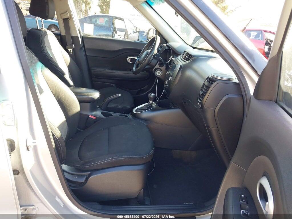 KNDJP3A53H7477844 2017 KIA SOUL photo no. 5