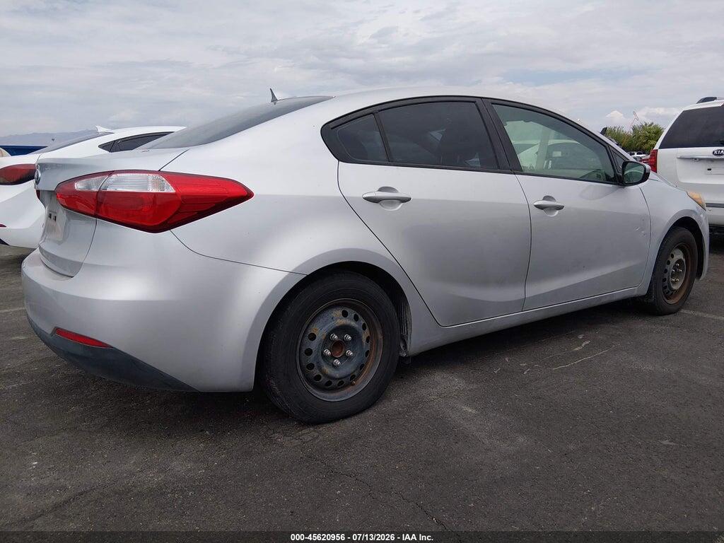 KNAFK4A63G5555243 2016 KIA FORTE photo no. 4