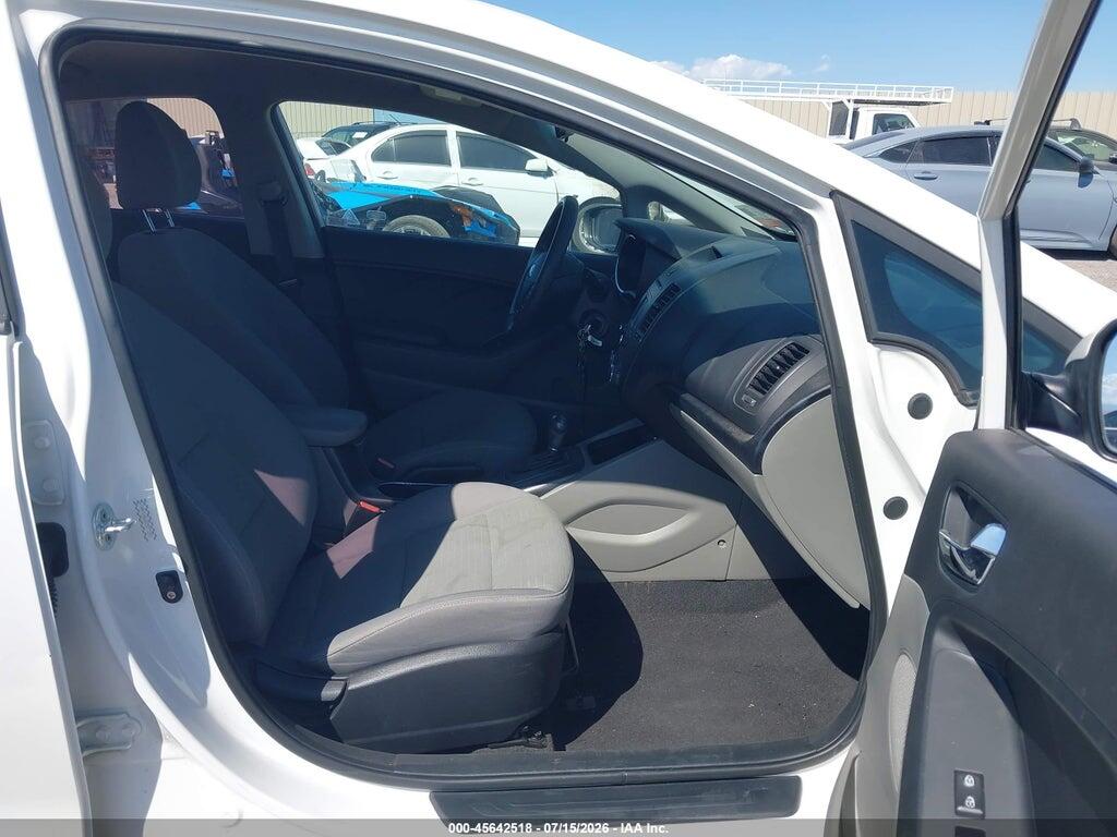 KNAFX4A68G5577353 2016 KIA FORTE photo no. 5