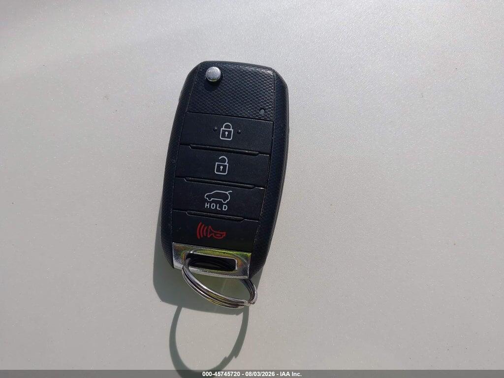 KNDJP3A53H7463975 2017 KIA SOUL photo no. 11