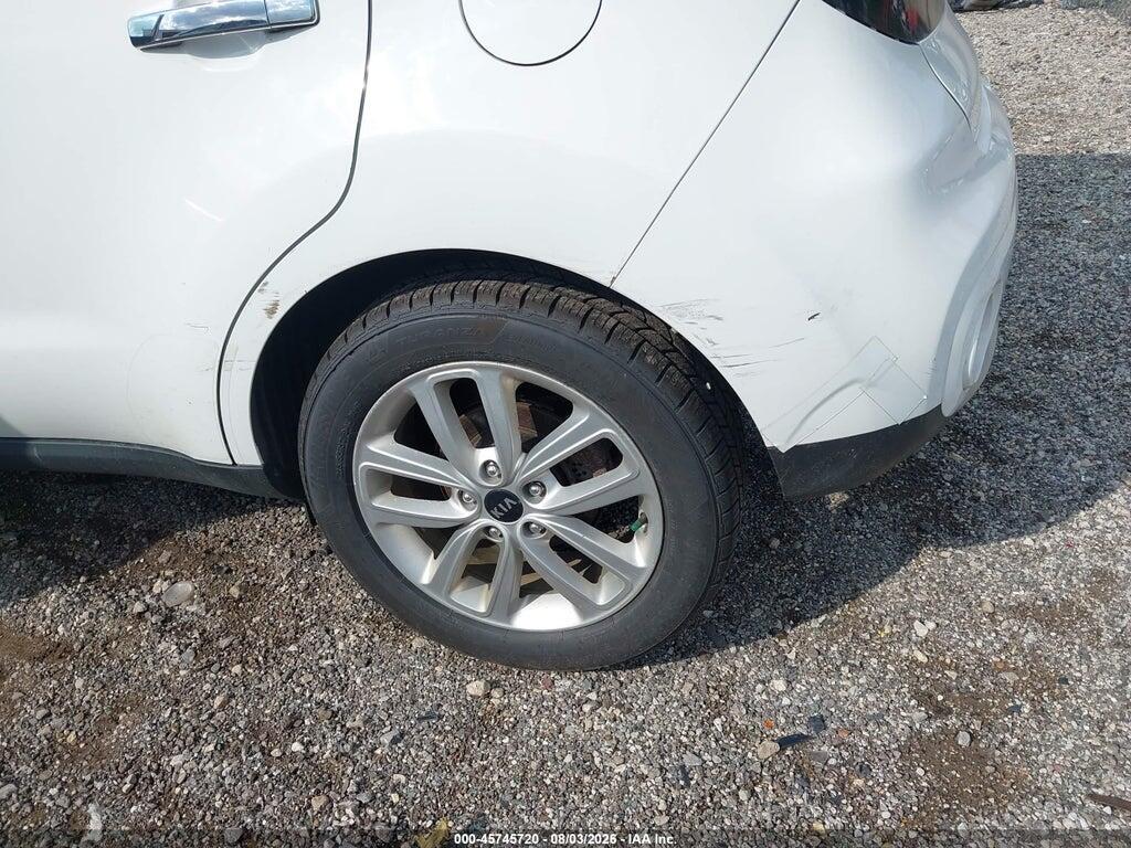 KNDJP3A53H7463975 2017 KIA SOUL photo no. 12