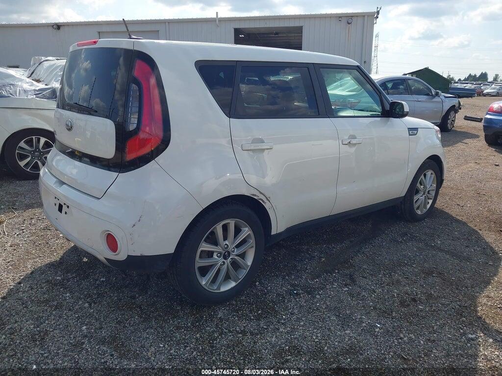 KNDJP3A53H7463975 2017 KIA SOUL photo no. 4