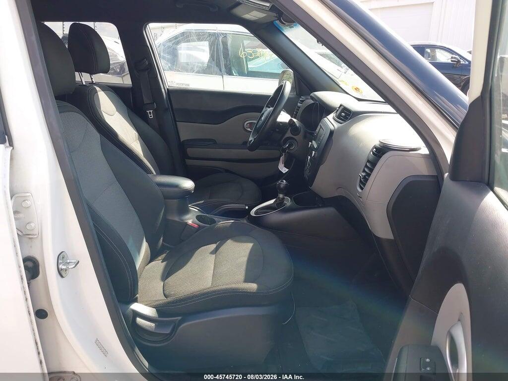 KNDJP3A53H7463975 2017 KIA SOUL photo no. 5