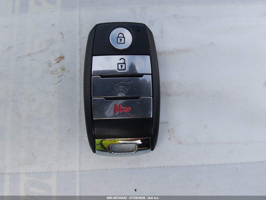 KNDJP3A53H7438803 2017 KIA SOUL photo no. 11