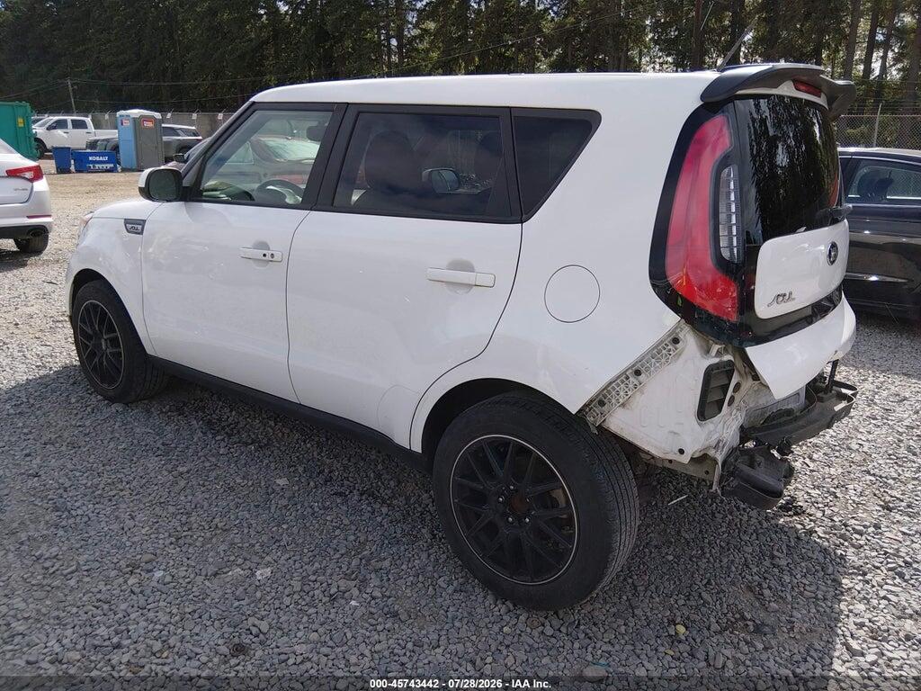 KNDJP3A53H7438803 2017 KIA SOUL photo no. 3