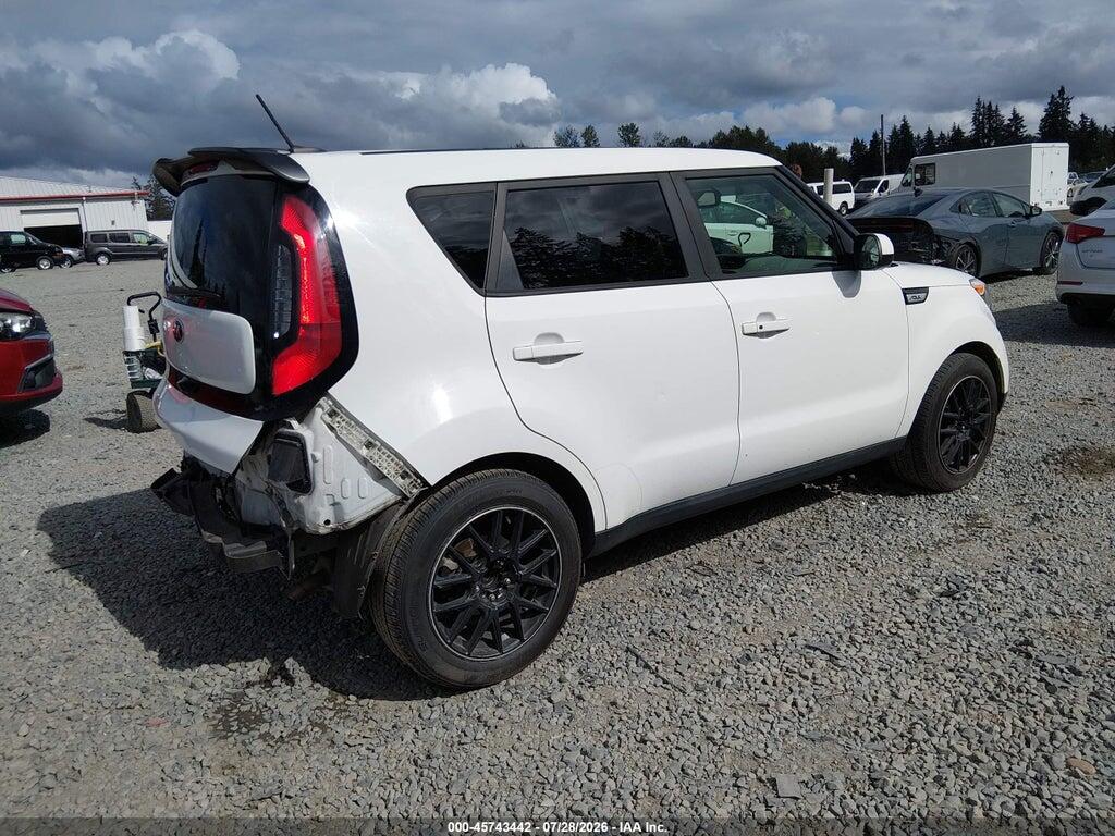 KNDJP3A53H7438803 2017 KIA SOUL photo no. 4
