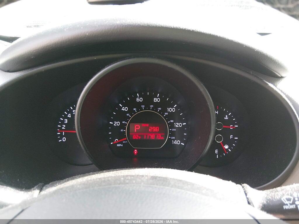KNDJP3A53H7438803 2017 KIA SOUL photo no. 7