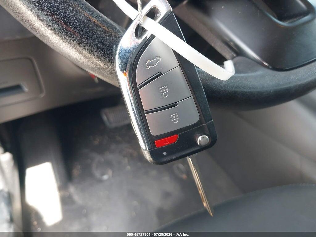 KNDJP3A52H7478080 2017 KIA SOUL photo no. 11