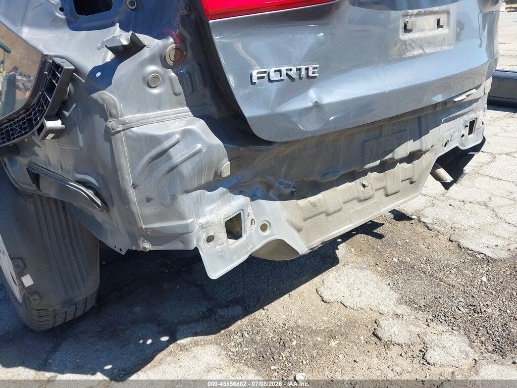 KNAFX4A69G5549092 2016 KIA FORTE photo no. 6