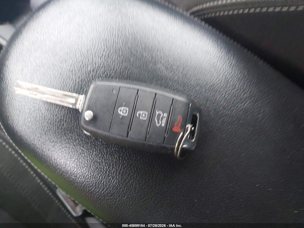 KNDJP3A53H7416753 2017 KIA SOUL photo no. 11