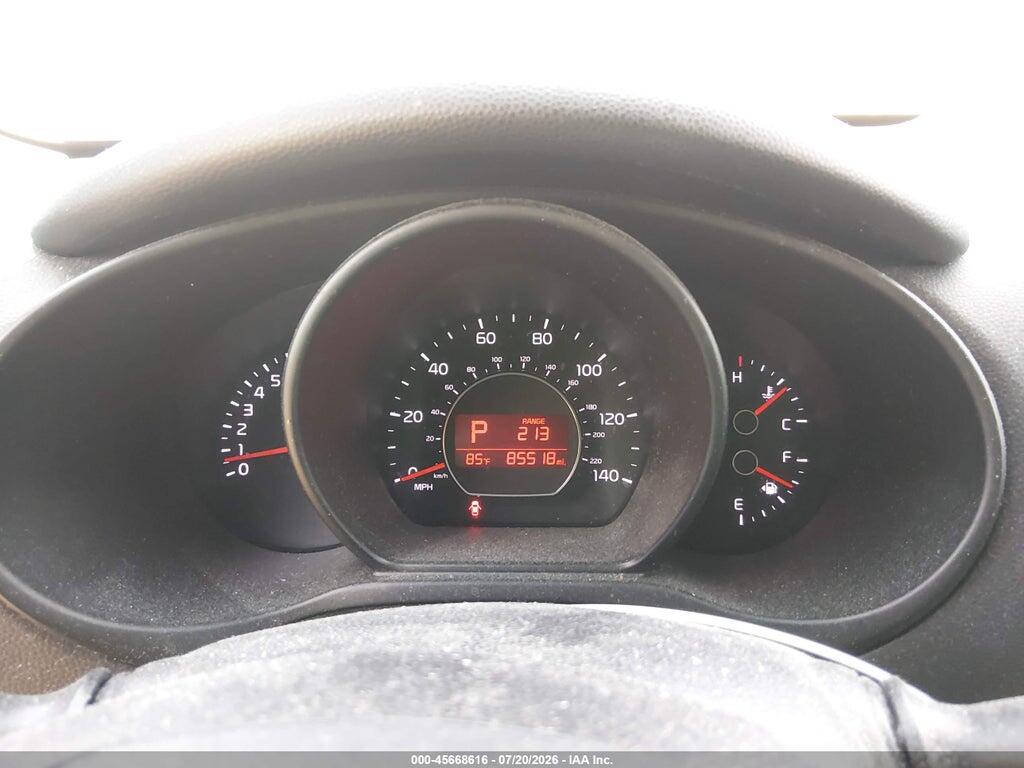 KNDJP3A53H7489072 2017 KIA SOUL photo no. 7