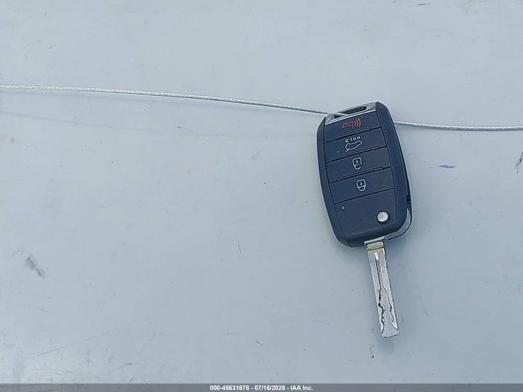 KNDJN2A28H7447647 2017 KIA SOUL photo no. 11