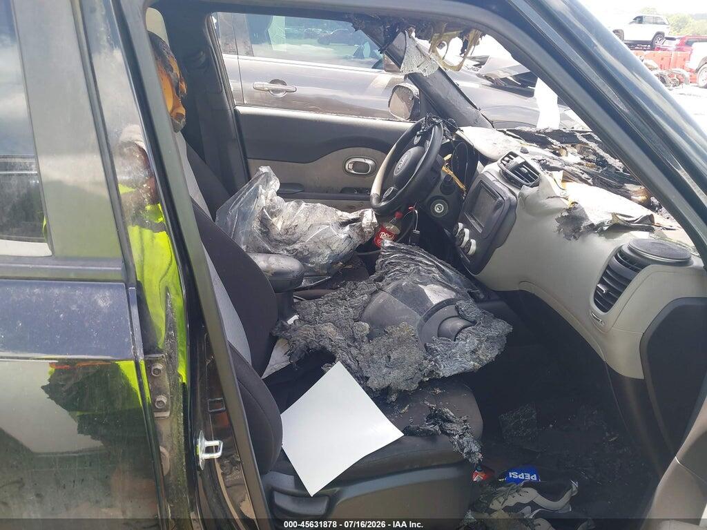KNDJN2A28H7447647 2017 KIA SOUL photo no. 5