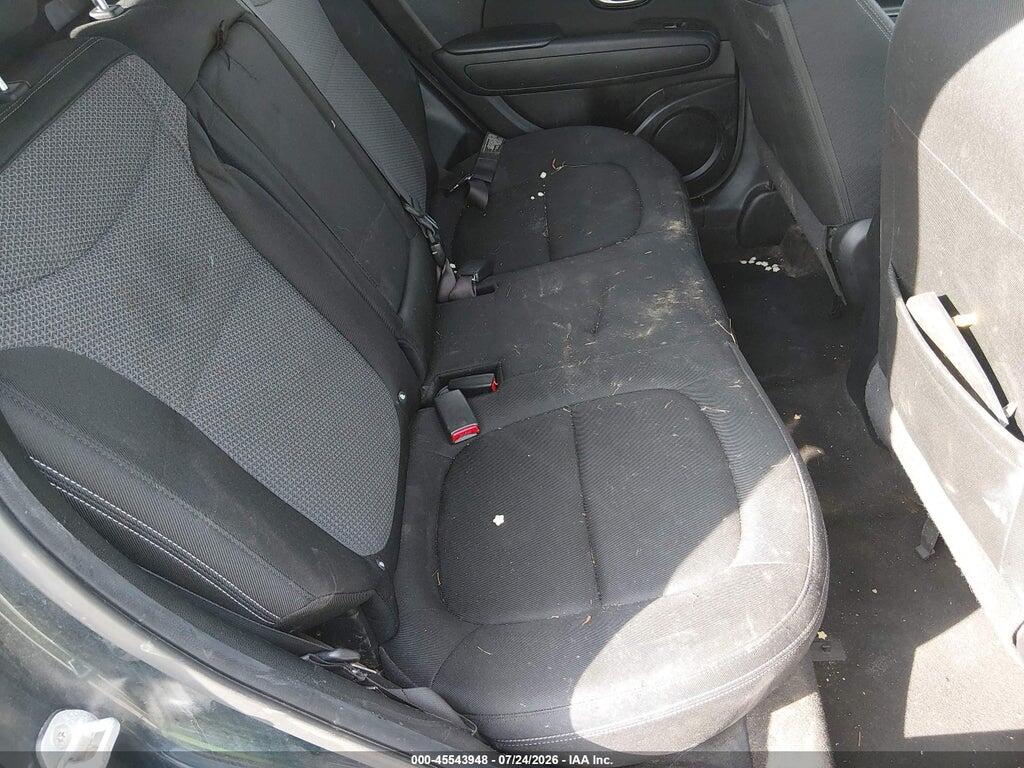 KNDJP3A53H7422892 2017 KIA SOUL photo no. 8