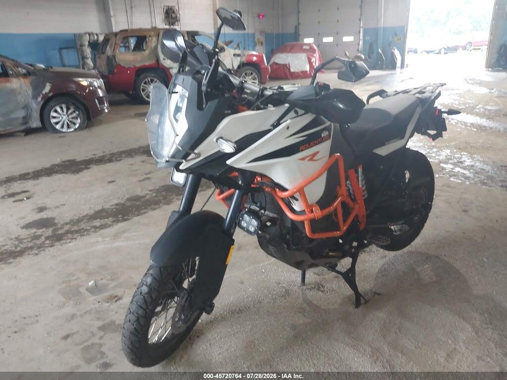 VBKV49404HM978898 2017 KTM 1090 photo no. 2