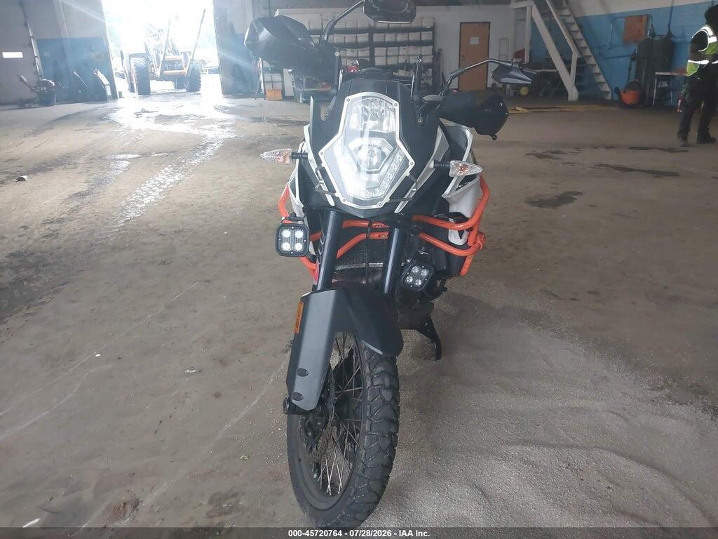 VBKV49404HM978898 2017 KTM 1090 photo no. 5