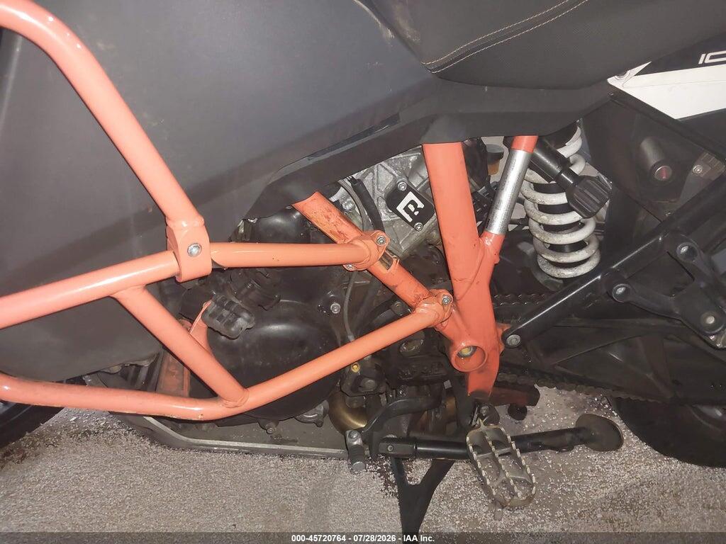 VBKV49404HM978898 2017 KTM 1090 photo no. 9