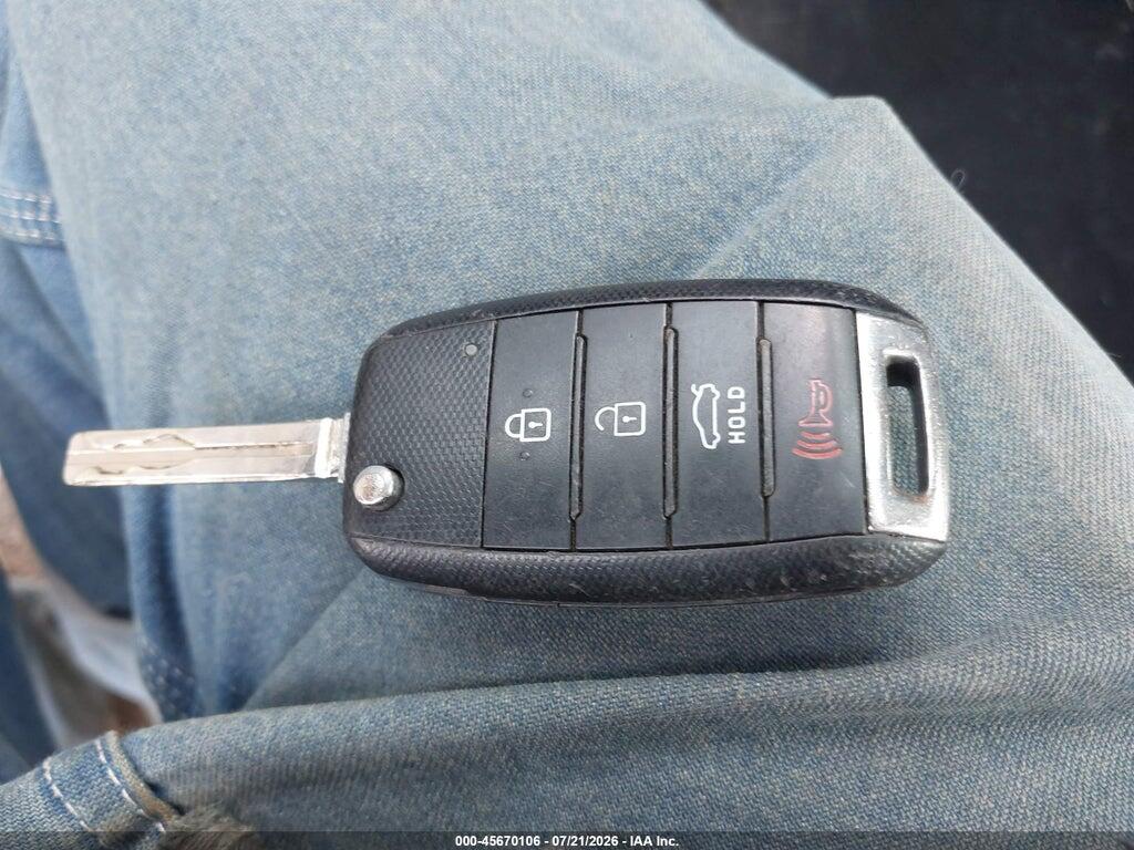 KNADM4A38G6621285 2016 KIA RIO photo no. 11