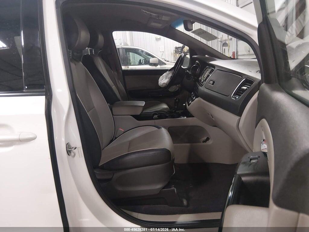 KNDMC5C17G6139995 2016 KIA SEDONA photo no. 5