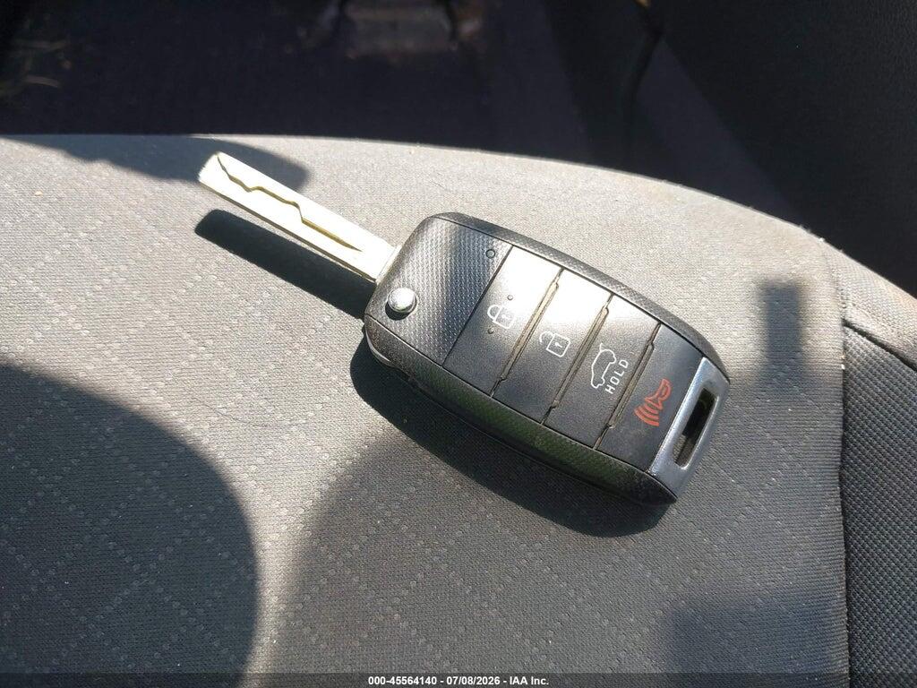 5XYPGDA30GG147045 2016 KIA SORENTO photo no. 11