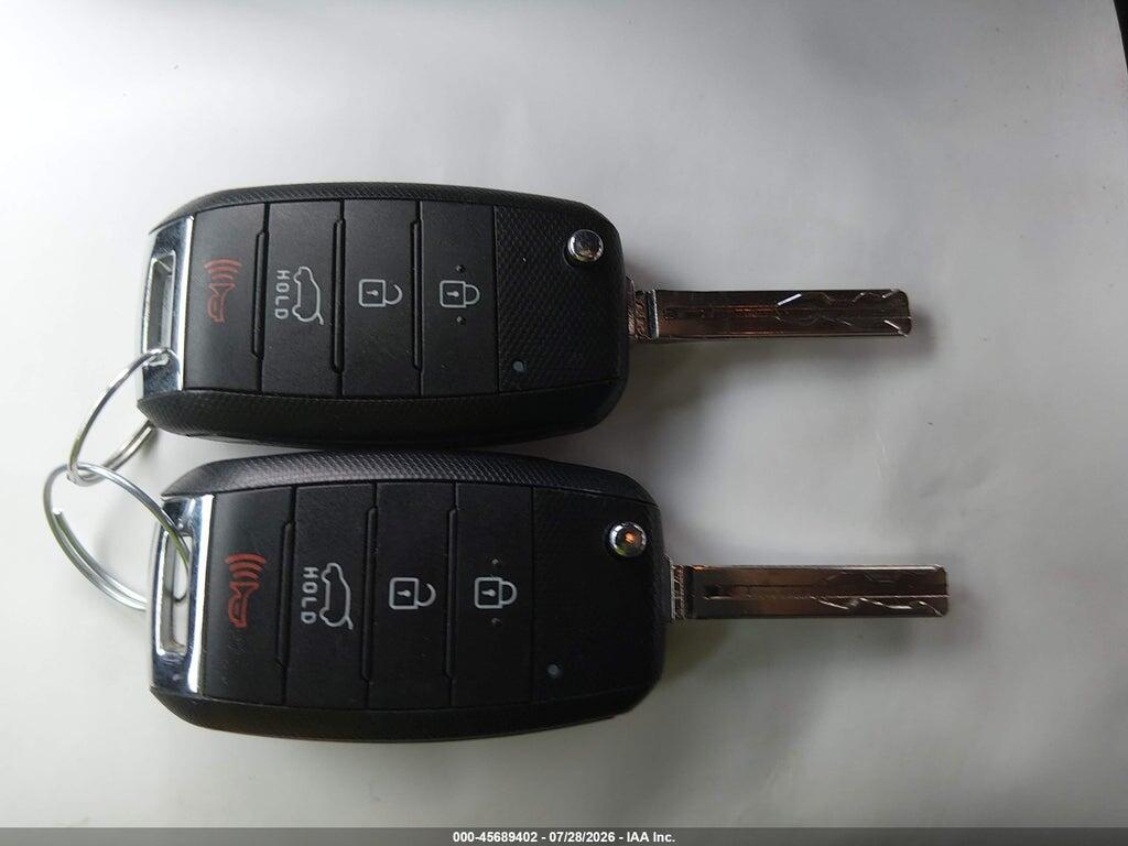 KNDJP3A52G7256461 2016 KIA SOUL photo no. 11