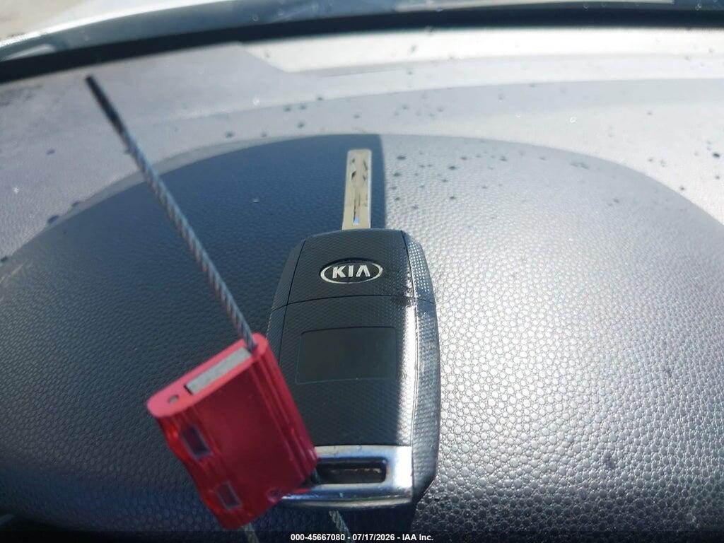 KNDJP3A50G7819782 2016 KIA SOUL photo no. 11