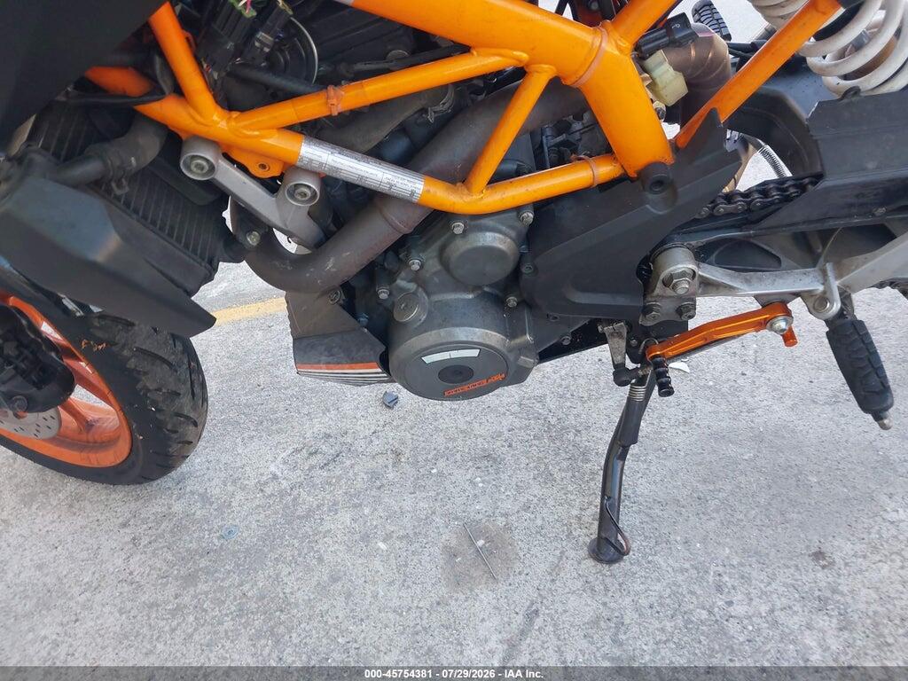 MD2JGJ401GC273239 2016 KTM RC 390 photo no. 9