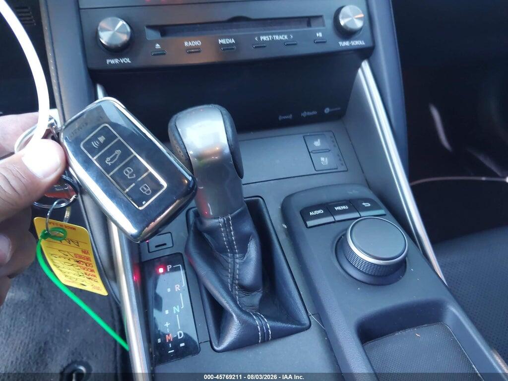 JTHBA1D23H5047205 2017 LEXUS IS 200T photo no. 11
