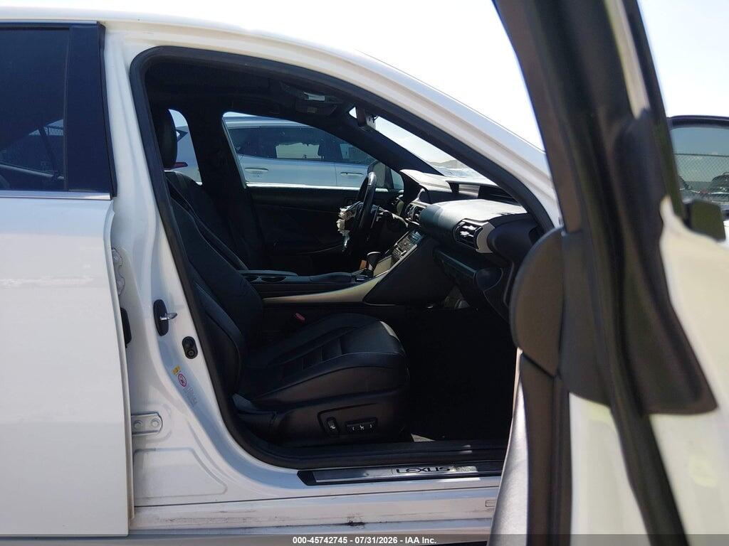 JTHBA1D25H5042068 2017 LEXUS IS 200T photo no. 5