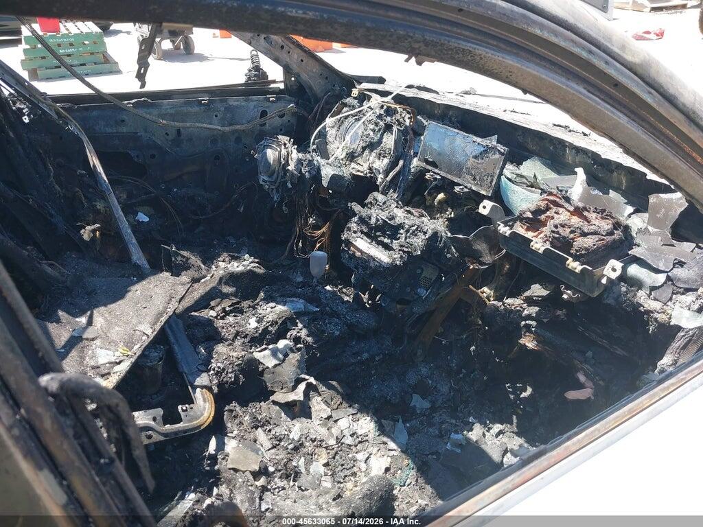JTHBA1D21H5056579 2017 LEXUS IS 200T photo no. 5