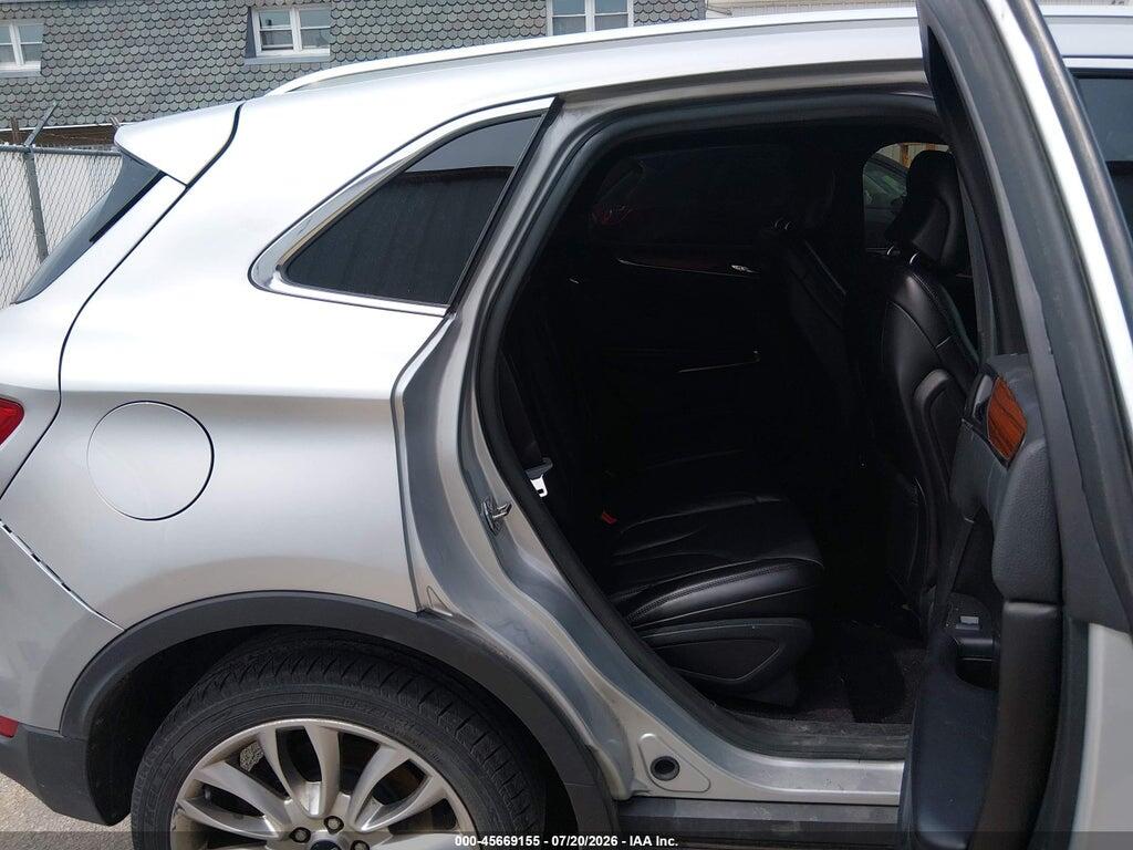 5LMCJ3C97HUL12416 2017 LINCOLN MKC photo no. 8