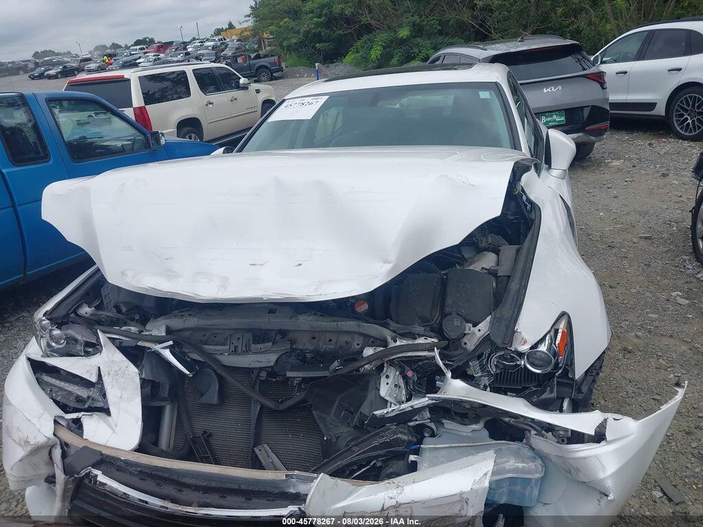 JTHBA1D26G5013130 2016 LEXUS IS 200T photo no. 12