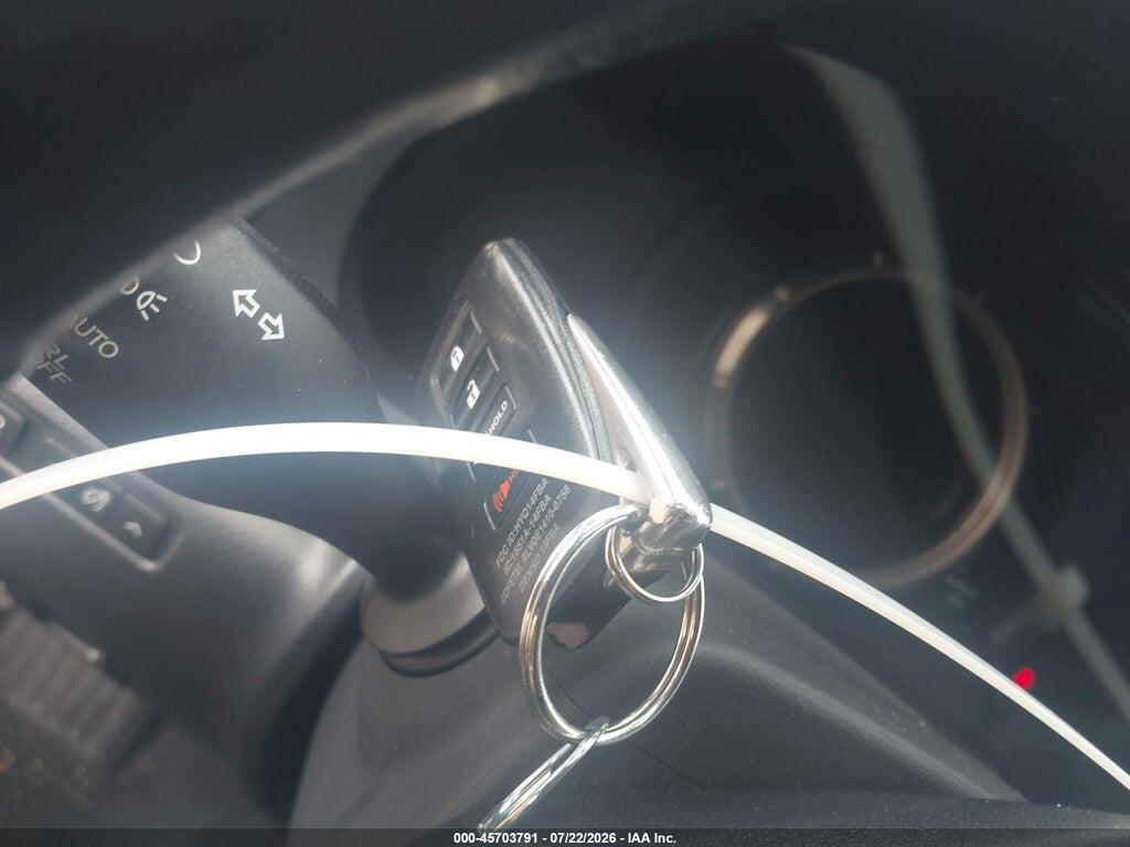JTHBA1D27G5010558 2016 LEXUS IS 200T photo no. 11