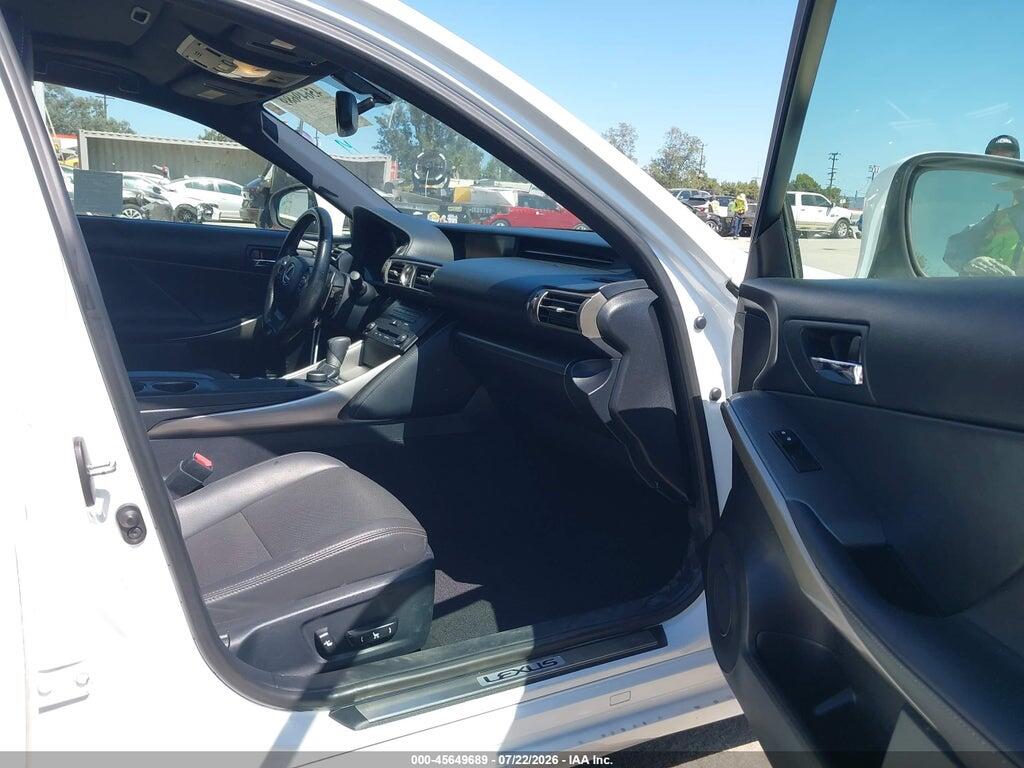 JTHBA1D23G5021654 2016 LEXUS IS 200T photo no. 5