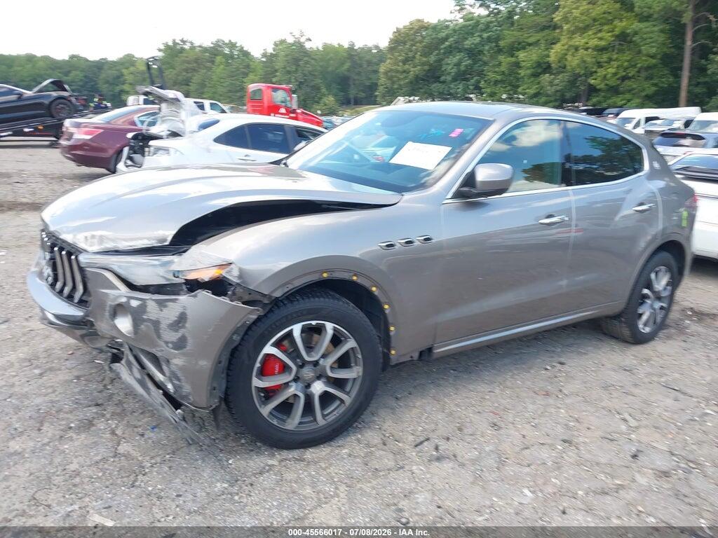 ZN661XUA3HX236209 2017 MASERATI LEVANTE photo no. 2