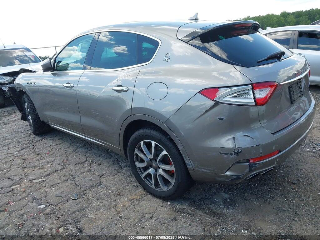 ZN661XUA3HX236209 2017 MASERATI LEVANTE photo no. 3