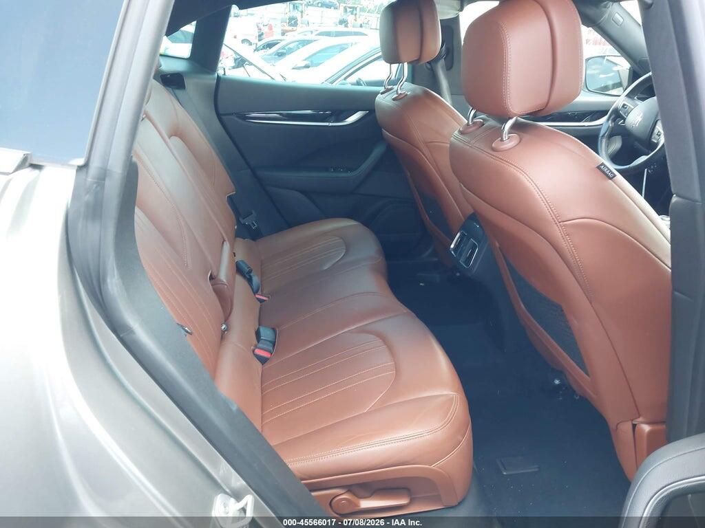 ZN661XUA3HX236209 2017 MASERATI LEVANTE photo no. 8