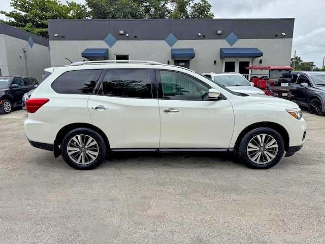 2017 NISSAN PATHFINDER SV — Фото 13 из 15