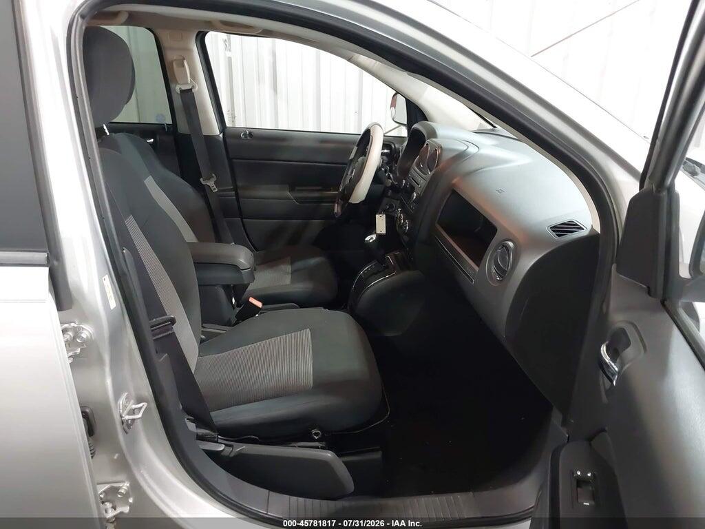 1J4NF1FB8BD188842 2011 JEEP COMPASS photo no. 5