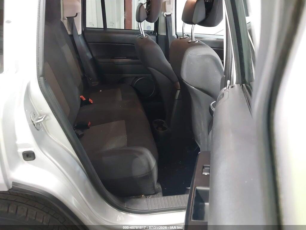1J4NF1FB8BD188842 2011 JEEP COMPASS photo no. 8