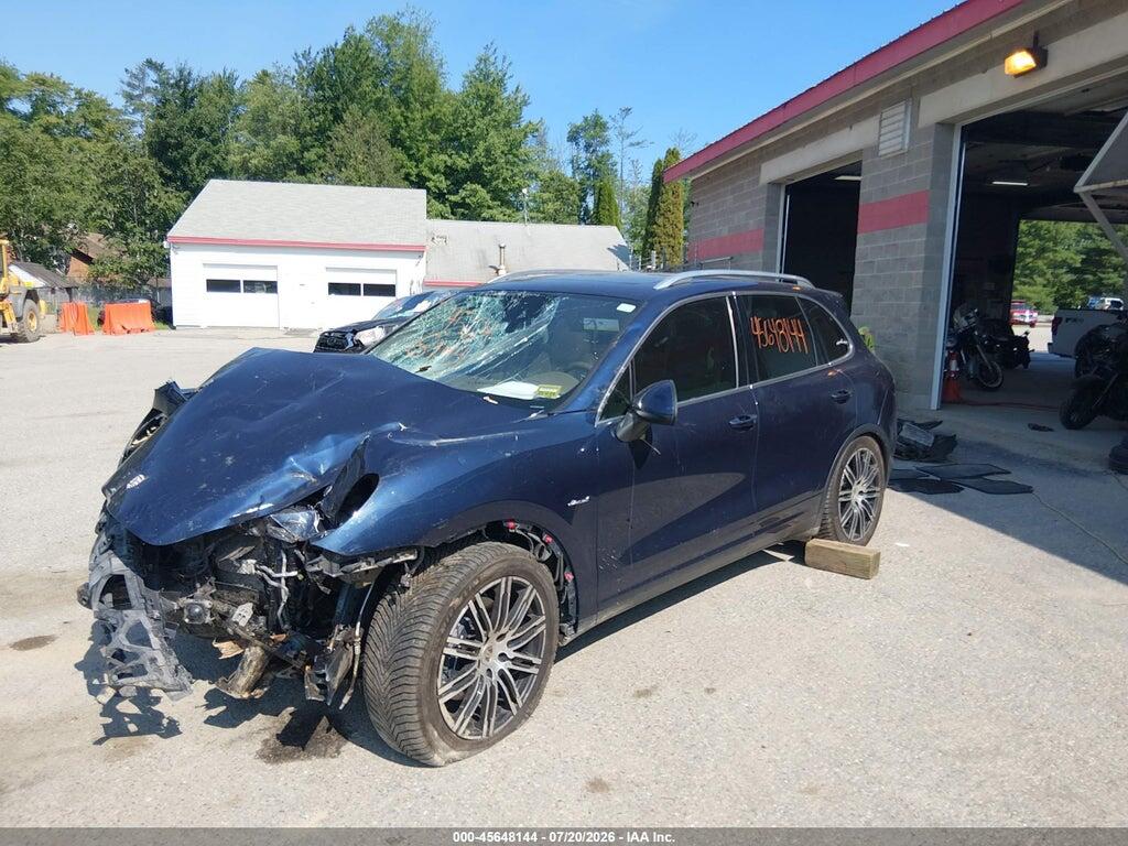 WP1AF2A28ELA33055 2014 PORSCHE CAYENNE photo no. 2