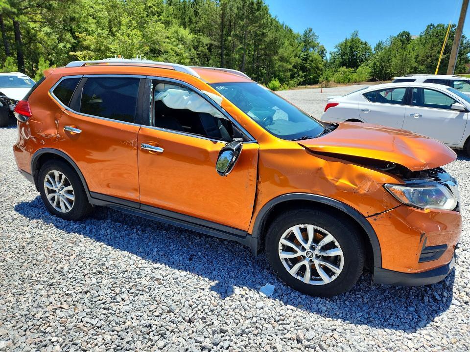 2017 NISSAN ROGUE SV — Фото 4 из 12
