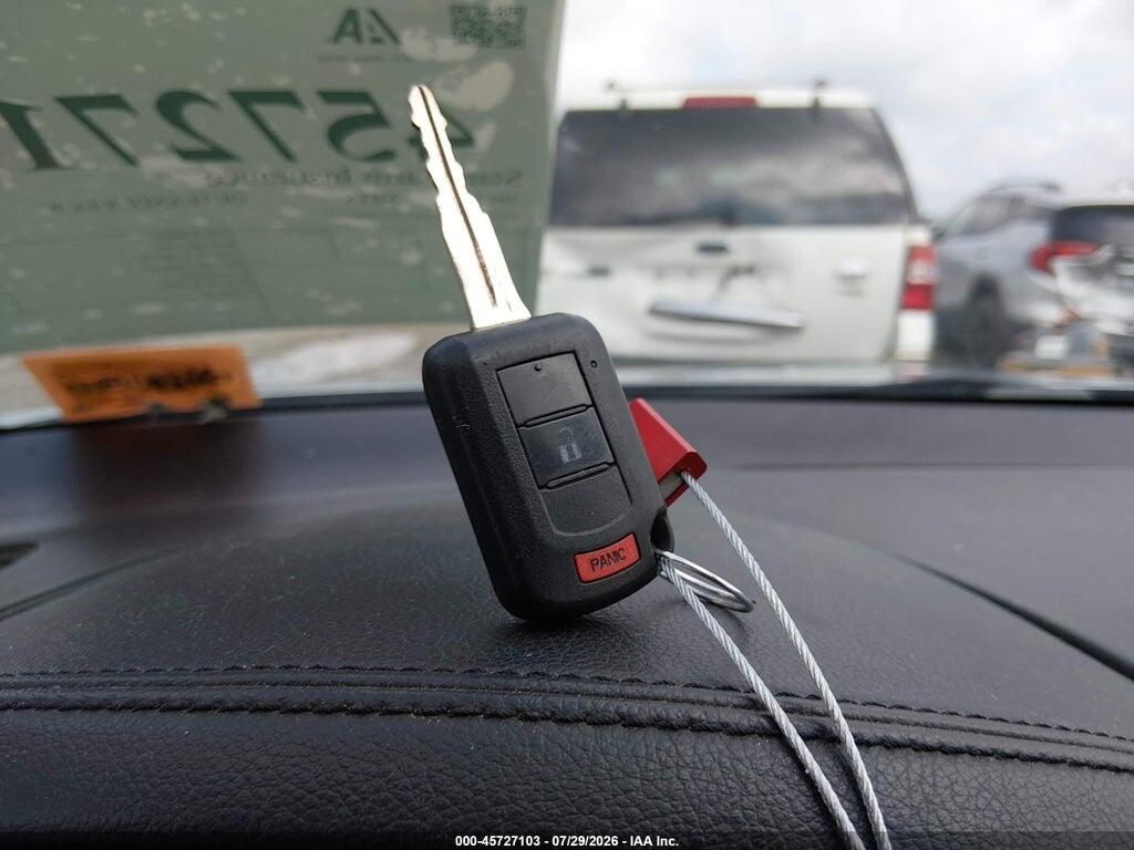 JA4AZ2A37HZ008404 2017 MITSUBISHI OUTLANDER photo no. 11