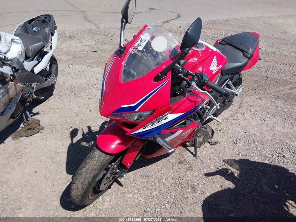 MLHRH1553R5000775 2024 HONDA CBR650 photo no. 2