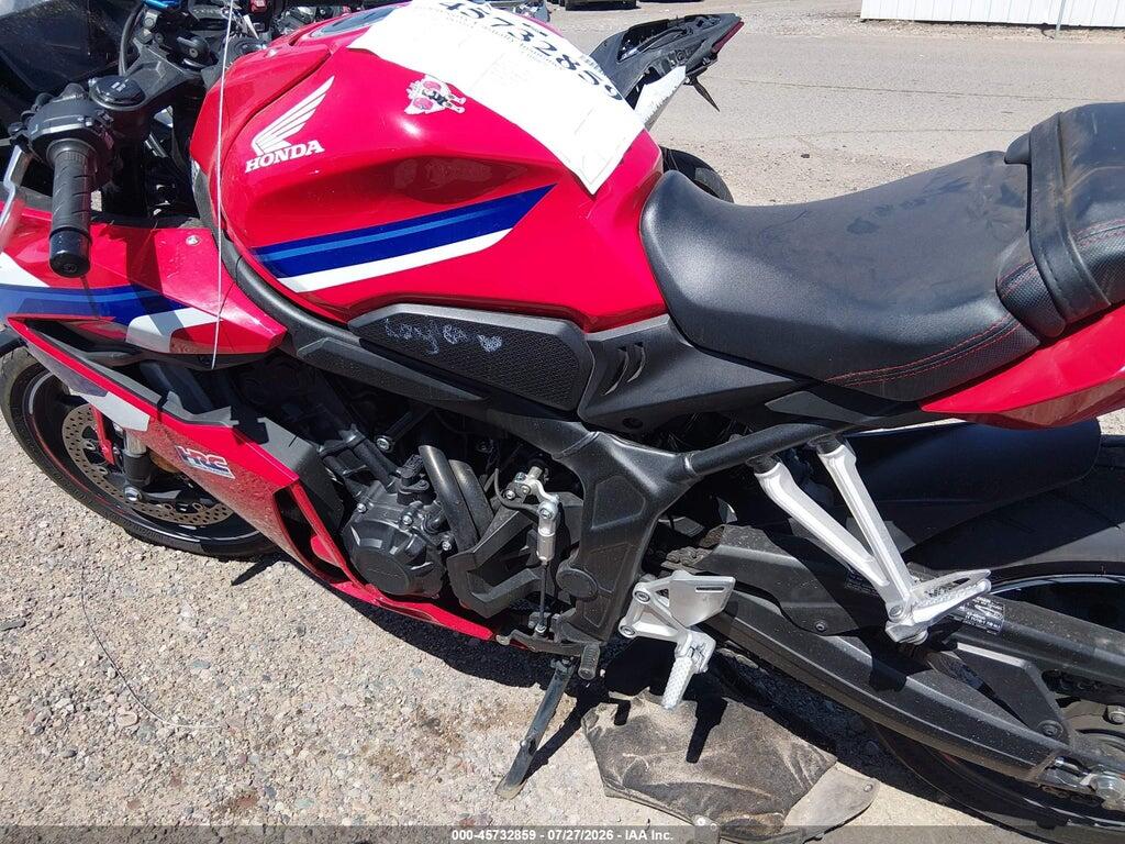 MLHRH1553R5000775 2024 HONDA CBR650 photo no. 9