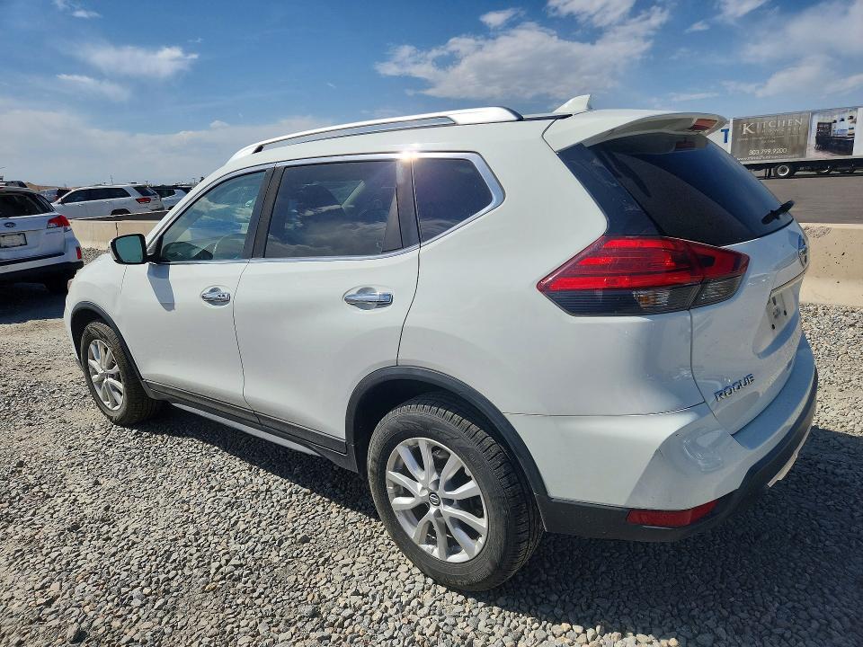 2017 NISSAN ROGUE SV — Фото 2 из 13