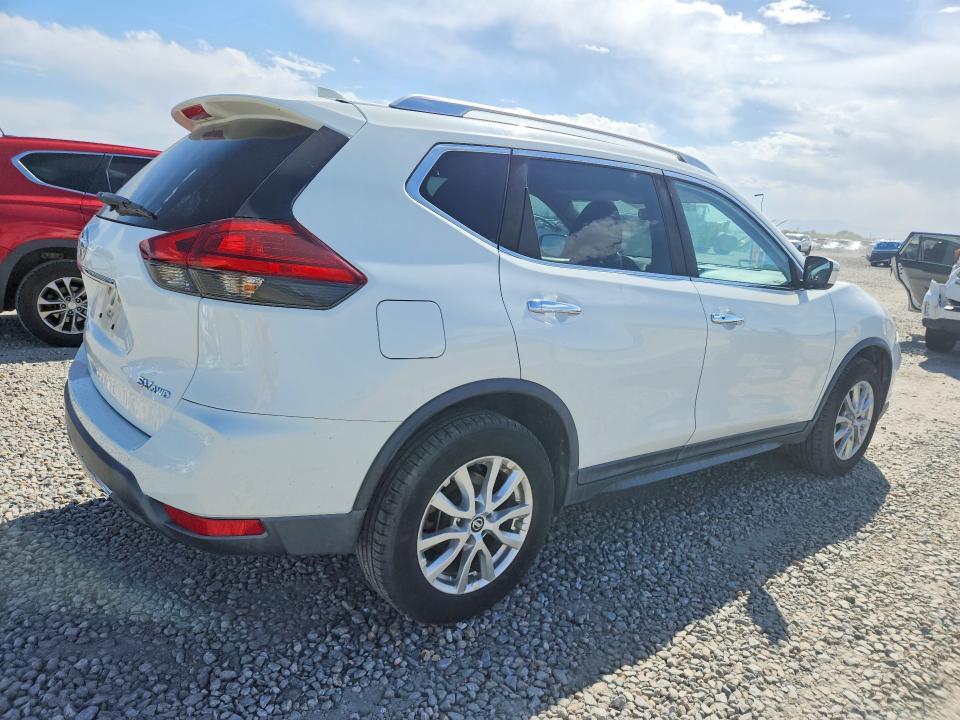2017 NISSAN ROGUE SV — Фото 3 из 13